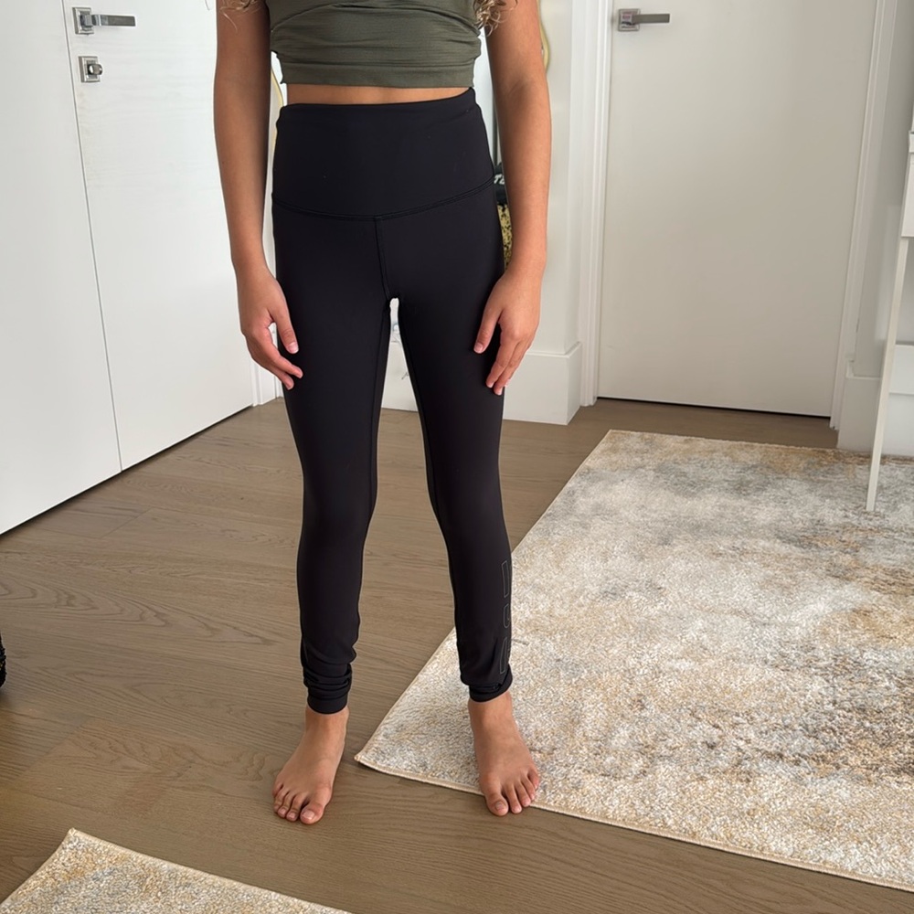 black lululemon leggings